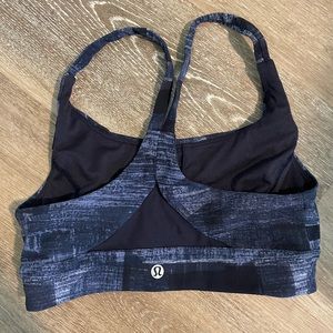 Lululemon sports bra